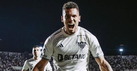 Leila Abre Os Cofres Pra Arrancar Titular Do Galo Pro Palmeiras