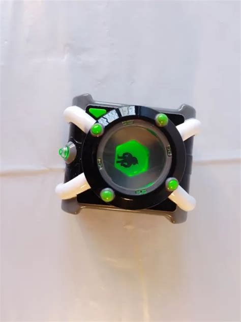 Ben Ultimate Omnitrix Deluxe Watch Fx Lights Sounds Toy Bandai