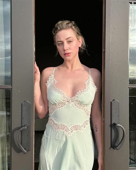 Lili Reinhart Nude OnlyFans Leaks The Fappening Photo FappeningBook