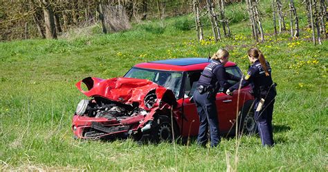 Zwei Verletzte Nach Schwerem Verkehrsunfall Bei Salem