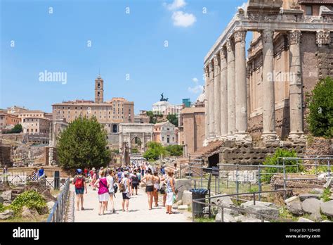 Antike Ruinen Im Forum Romanum Fotos Und Bildmaterial In Hoher