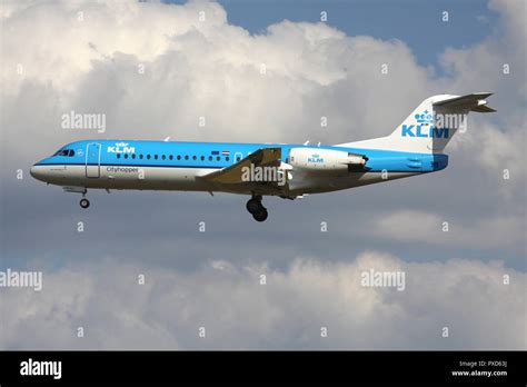 Dutch KLM Cityhopper Fokker 70 Old Livery With Registration PH WXD On