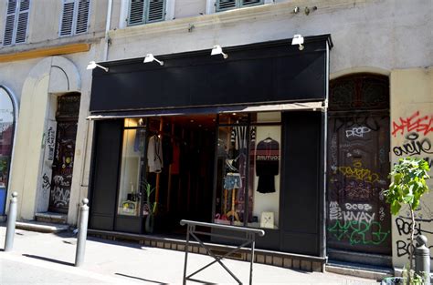 Friperie Marseille Out Of Space Love Spots