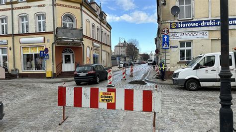 Uwaga utrudnienia w centrum Gryfic Co tam się dzieje