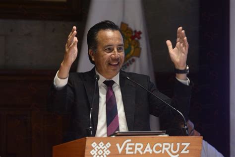 Presume Gobernador Cuitl Huac Garc A Jim Nez Sueldo De Mil Pesos Y