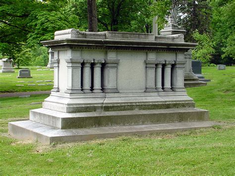 Fort Mitchell, KY: Highland Cemetery Gallery - BELLA MORTE