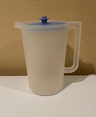 Tupperware Push Button Seal Gallon Sheer Pitcher Blue Lid Qt Server