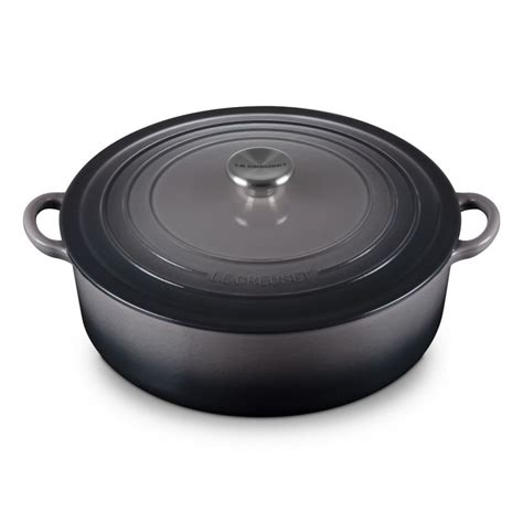 Qt Signature Round Wide Dutch Oven Oyster Le Creuset