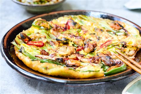 Haemul Pajeon (Seafood Scallion Pancake) - Korean Bapsang