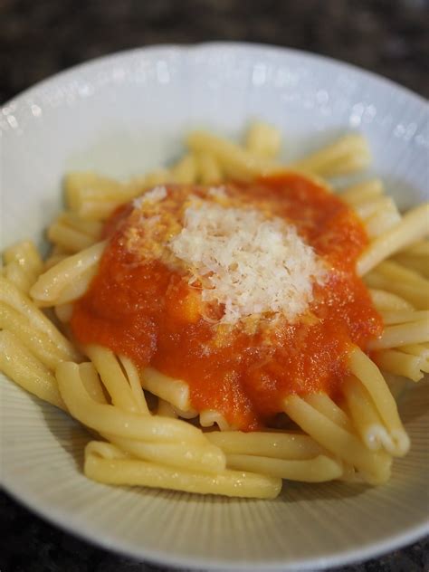 Marcella Hazans Famous Tomato Sauce — Kimstapot