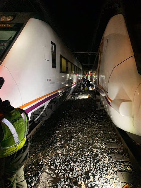 Trece Heridos Leves Tres Menores Tras La Colisi N De Dos Trenes En