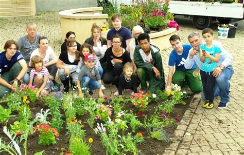 Colombier Fontaine Jeunes En Insertion Et Enfants Fleurissent Le Village