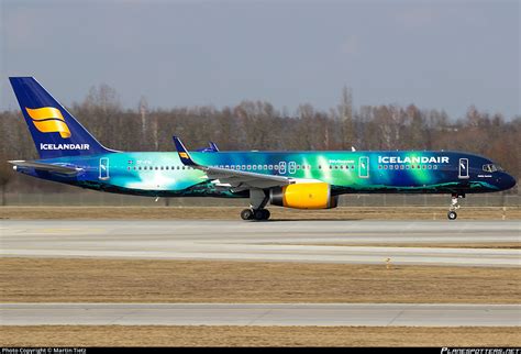 TF FIU Icelandair Boeing 757 256 WL Photo By Martin Tietz ID 580557