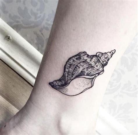 45 Beautiful Seashell Tattoos You Ll Love TattooBlend Tatuajes De