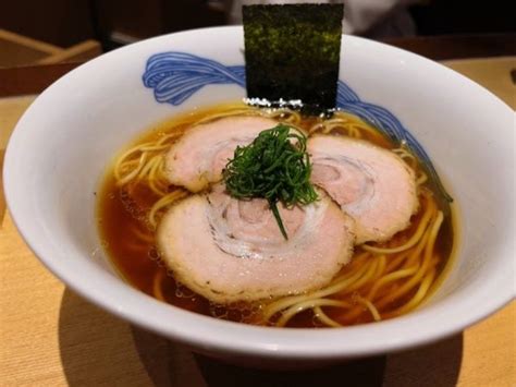 『醤油らぁ麺』nippon Ramen 凛 Tokyoのレビュー ラーメンデータベース