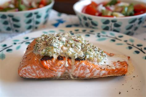 Pan Seared Salmon With Creamy Dill Sauce