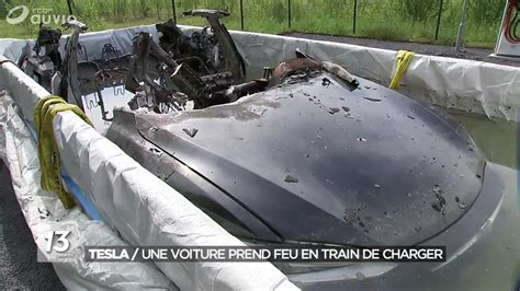 Une voiture électrique Tesla prend feu alors qu elle était en train de