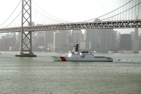 Naval Photos: USCGC Waesche (WMSL-751)