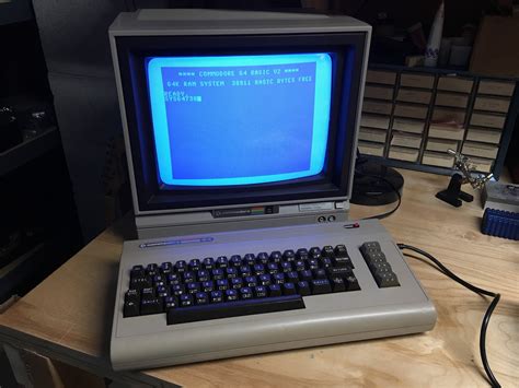 Magnetic Madness Labs: Newest Acquisition : A Commodore 64 Computer