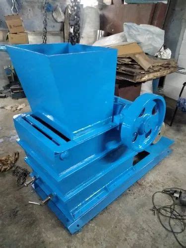 Mild Steel Jaw Stone Crusher Machine Capacity 300 KG To 500 Ton Per