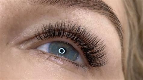 Uncovering Russian Eyelash Extension Trend What You Need To Know