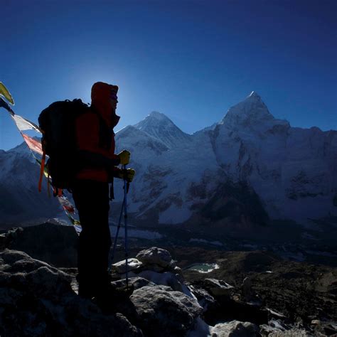 中国登山者张洪成为亚洲首位登顶珠峰的盲人 2021年5月26日 俄罗斯卫星通讯社