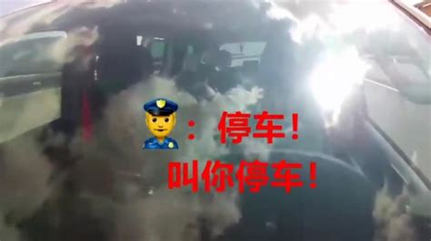 嚣张！逃避检查 “黑车”顶着执法人员狂奔4公里凤凰网视频凤凰网