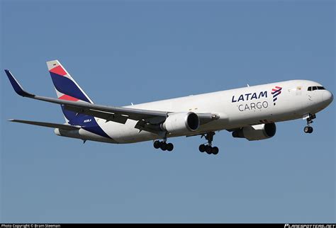 N La Latam Cargo Colombia Boeing Er Bcf Wl Photo By Bram