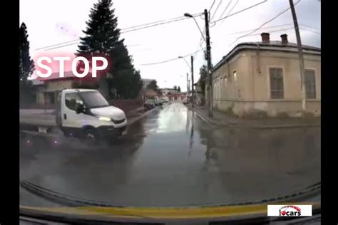 Icars Ro Video Accident Provocat De Un Ofer Iresponsabil Care Nu