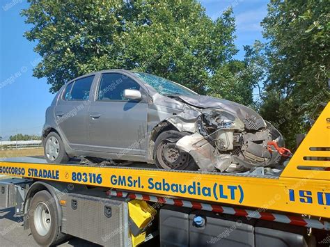 Incidente Tra Un Auto E Uno Scooter Sulla Migliara Un Morto