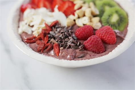 How To Make A Superfood Smoothie Bowl Nicki Sizemore