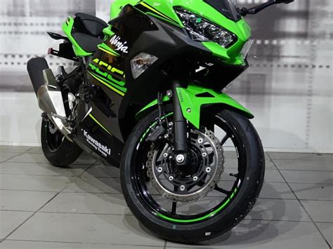 Kawasaki Ninja 400 Colore Green Aziendale In Vendita
