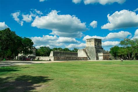 Great Ball Court And Temple Of The Jaguars Chichen Itza Yucatan