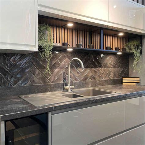 Discover 18 Gorgeous Black Kitchen Brick Backsplashes For A Modern And