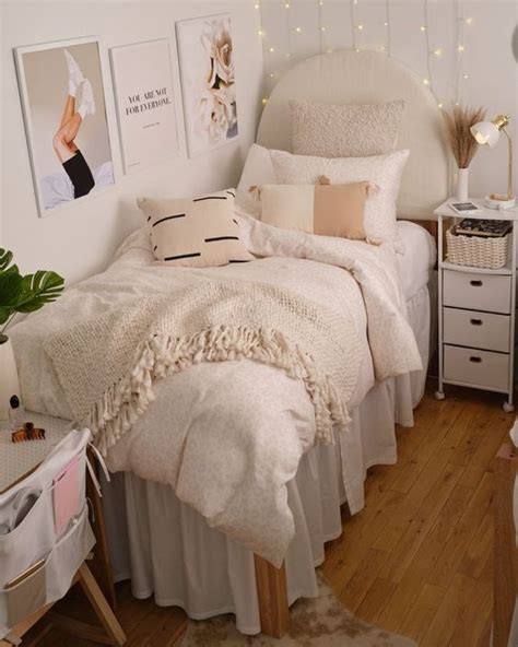 22 Minimalist Dorm Room Ideas For A Cozy And Clean Dorm Space Cassidy