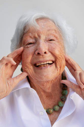 99 Year Old Great Grandmother Becomes Fan Favorite Model For Makeup Brand A Lot Of Fun