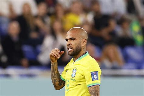 Dani Alves Condannato A Anni E Mezzo Di Carcere Per Stupro