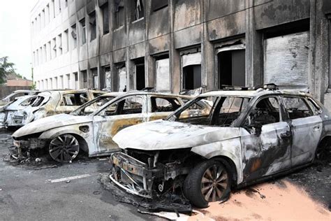 Tercera Noche De Violencia En Nanterre Francia Tras Matar La Policía