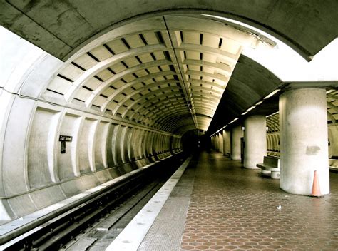 Fort Totten Metro Station (Washington, 1978) | Structurae