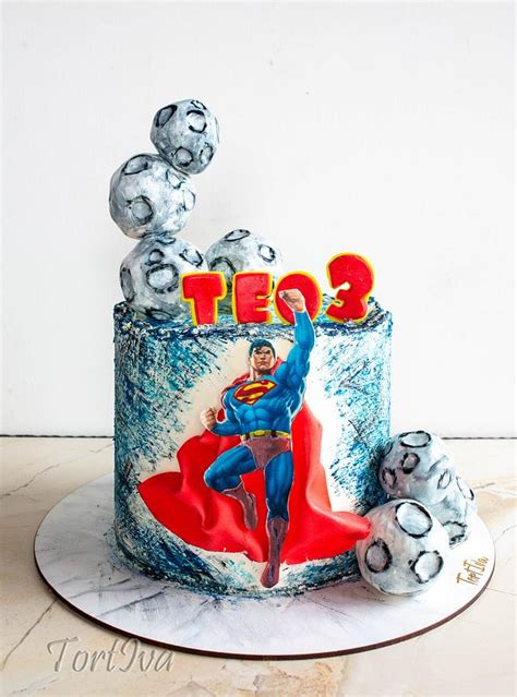 Superman Decorated Cake By Tortiva Cakesdecor