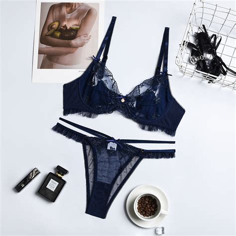 Hot Selling Sexy Two Piece Lingerie Sets Romantic Flower Embroidery