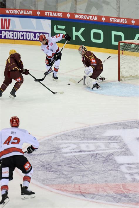 Viertelfinale Der Chl Gelingt Den Pinguins Der Einzug Ins Halbfinale