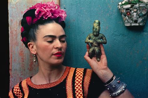 墨西哥一字眉藝術家芙烈達‧卡蘿英國vanda博物館首展！《frida Kahlo Making Her Self Up》看見不完美中的絕美