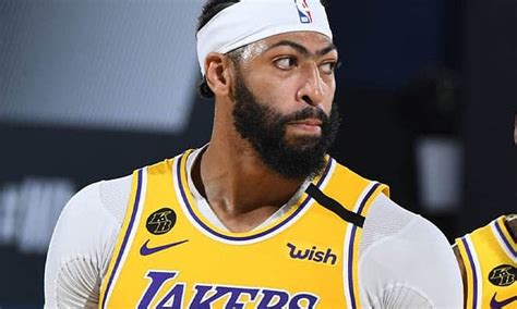 NBA Anthony Davis Colossal Milwaukee Est Seul Au Monde