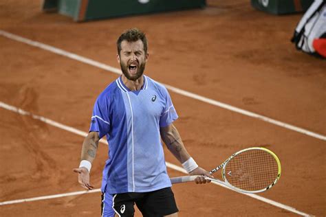 Corentin Moutet Coeure S Bastien Fner Et Passe En E Roland Garros