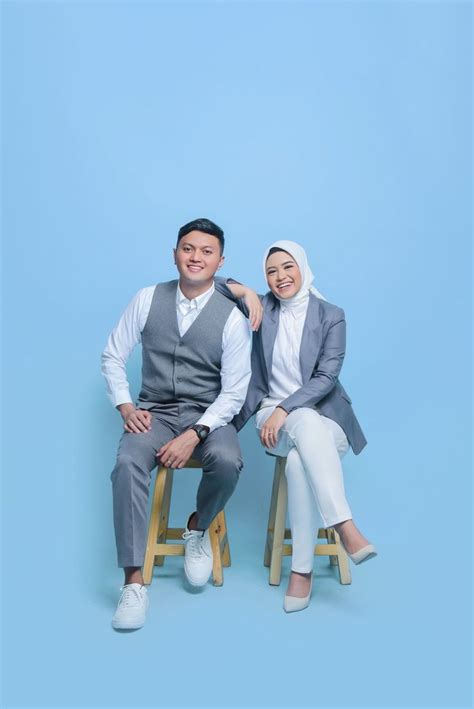 Couple Prewedding Prewedding Indoor Casual Favourite White