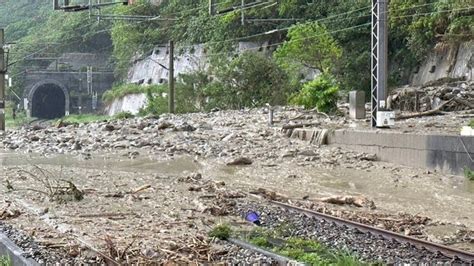 【更新】花蓮震後豪雨鐵公路又斷！台鐵和仁—崇德段一度遭土石流淹蓋、蘇花公路傳坍崩 交通 太報 Taisounds