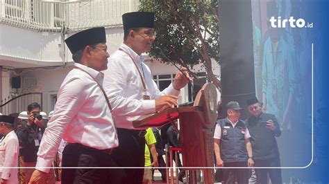 Relawan Amin Teriak Menang Saat Kawal Pendaftaran Di Kpu