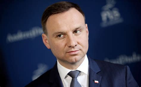 Jak Polacy oceniają działalność prezydenta Andrzeja Dudy SONDAŻ CBOS