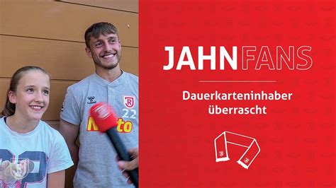 Jahnfans Daheim Berrascht Jahn Profis Bringen Dauerkarten Vorbei